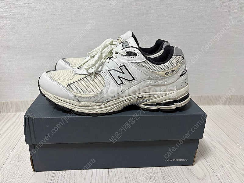 뉴발란스 2002R 화이트 (ML2002RQ) / 29...--0