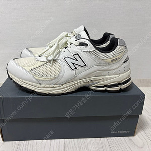 뉴발란스 2002R 화이트 (ML2002RQ) / 290mm
