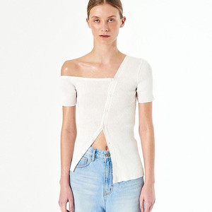 다이애그널 오프숄더 ONE OFF SHOULDER HALF KNIT