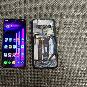 LG V60 T모바일 버전 네이비색상 판매합니다.