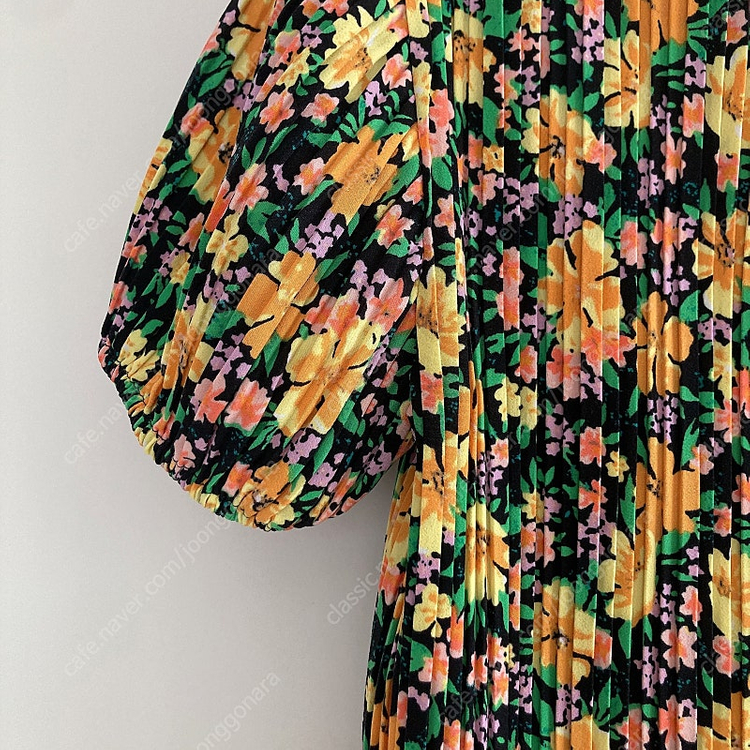 마쥬 maje 플로럴 플리츠 미니 원피스 / 한섬 타임 마인 랑방 띠어리 이자벨마랑 바네사브루노 구호 마쥬 산드로 ... 이미지