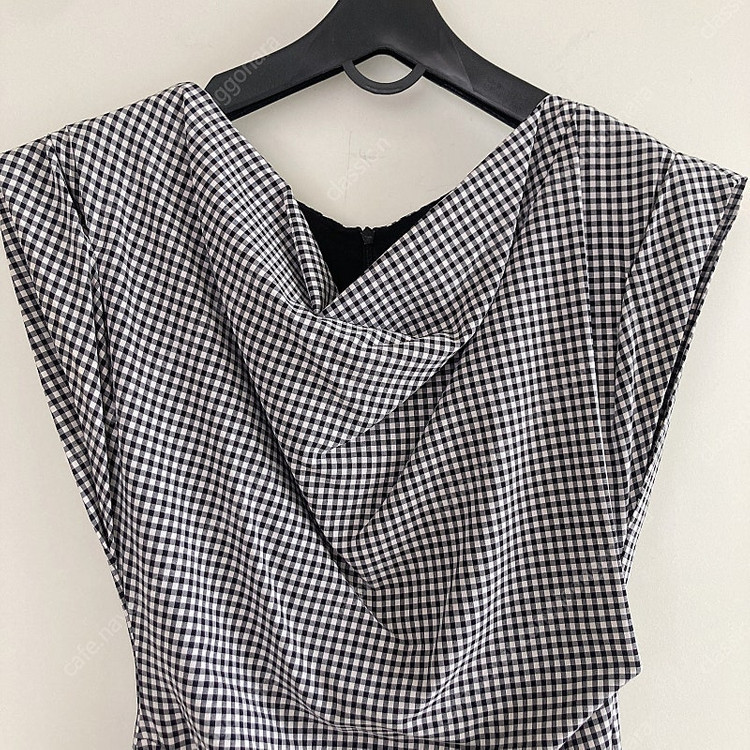 지고트 JIGOTT 보우트넥 셔링 원피스/ 한섬 타임 마인 랑방 띠어리 이자벨마랑 바네사브루노 구호 마쥬 산드로 코... 이미지