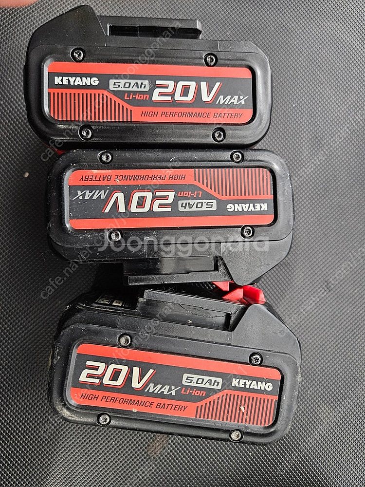계양18v 20v겸용 전동배터리 2개--0