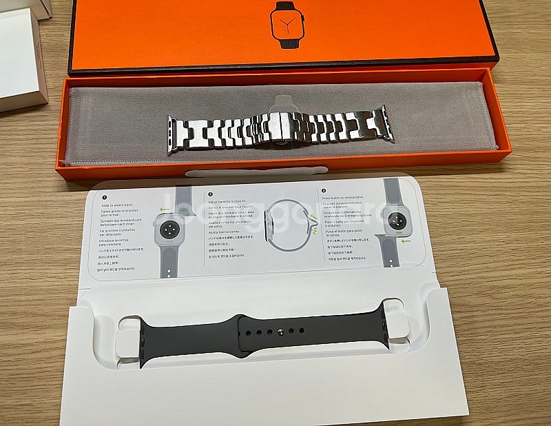 애플워치 10 내추럴 티타늄 42mm 애케플 팝니다.--3