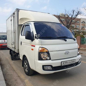 포터 중고차 할부 포터 내장탑차 중고 포터2 중고차 흰색 2018년식 내장탑 하이탑 초장축 슈퍼캡(CRDI) 중고차상담신청