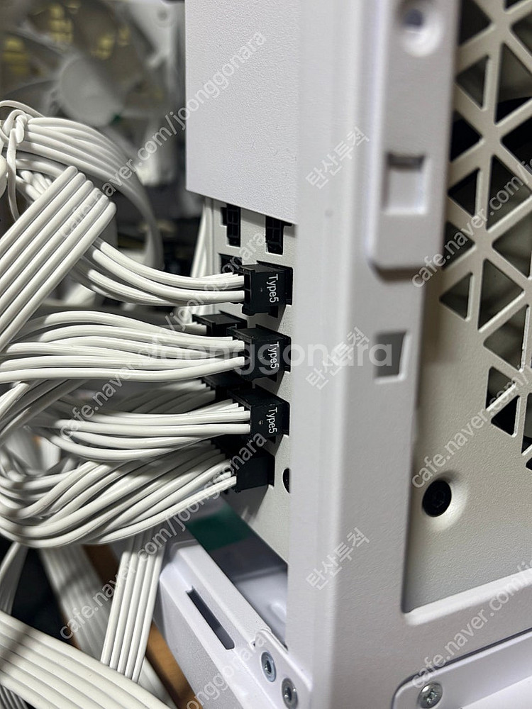 [부산]커세어RM1000x 컴퓨터 화이트 파워 1000...--3