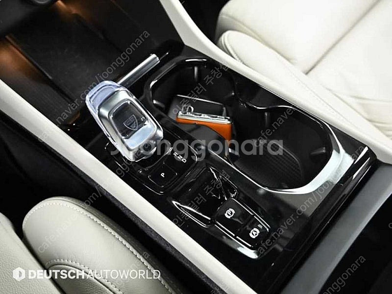 볼보 XC40 중고 B4 AWD 얼티메이트 브라이트 실...--9