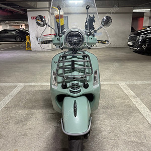 베스파 gts125 hpe 22년식 판매합니다.