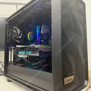 인텔 i9 13900K RTX 4070 Ti 컴퓨터 팝니다.