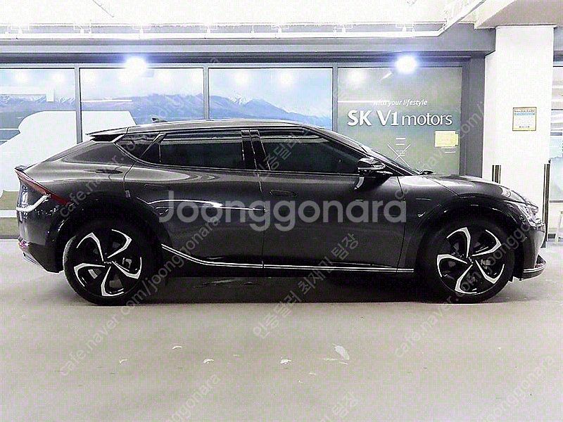 EV6 중고 EV6 중고차 회색 2022년식 18,300km 롱레인지 AWD 어스 싼 중고차--3