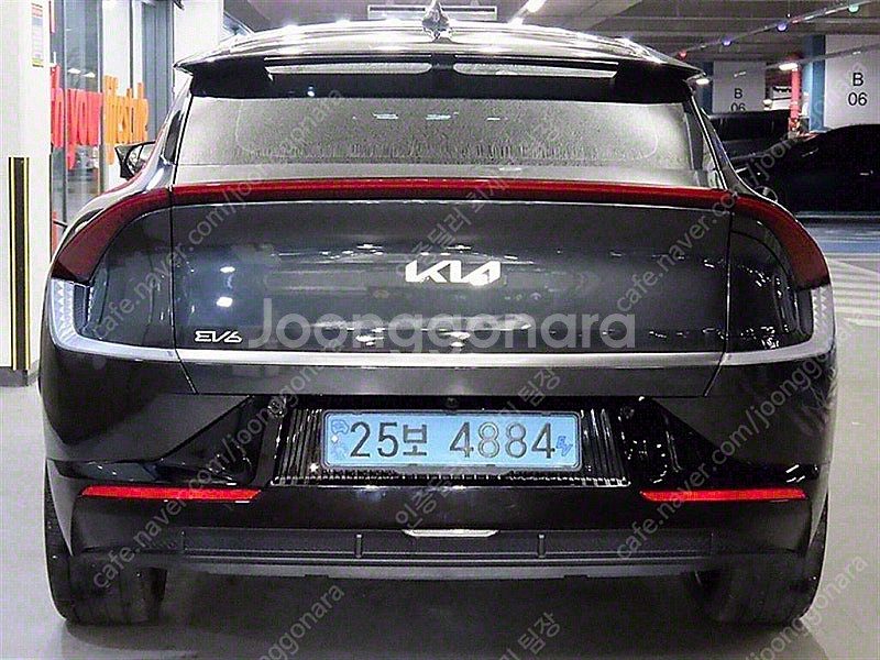 EV6 중고 EV6 중고차 회색 2022년식 18,300km 롱레인지 AWD 어스 싼 중고차--5