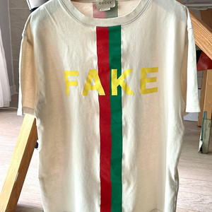 구찌 키즈 정품 FAKE/NOT 티셔츠 아이보리