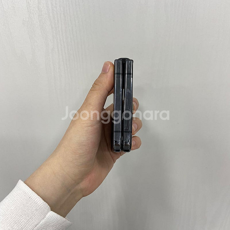 61441 특S급. 갤럭시Z플립4 256기가 블랙 삼성...--3