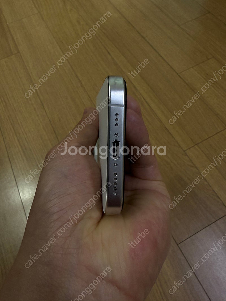 아이폰 16프로 128기가 화이트 팝니다--5