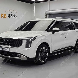기아 더뉴 카니발 중고 가격 중고 카니발 흰색 2025년식 8,114km HEV 9인승 시그니처 중고자동차