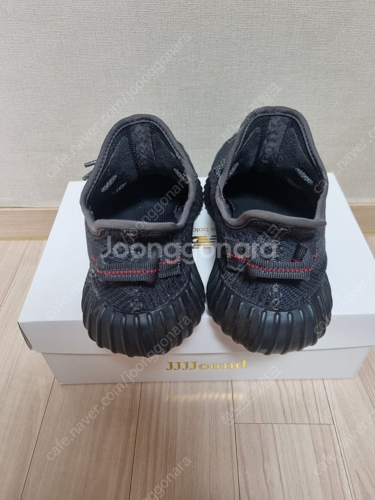 (255)이지부스트 350 V2 트리플 블랙 팝니다--1