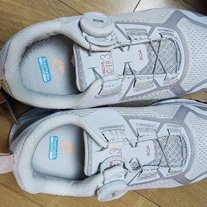 네파 여성 트래킹 운동화 하이플로우 고어택스 230mm 새상품