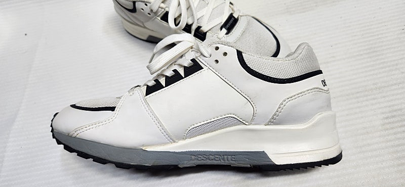 데상트 스니커즈.운동화 250사이즈 이미지