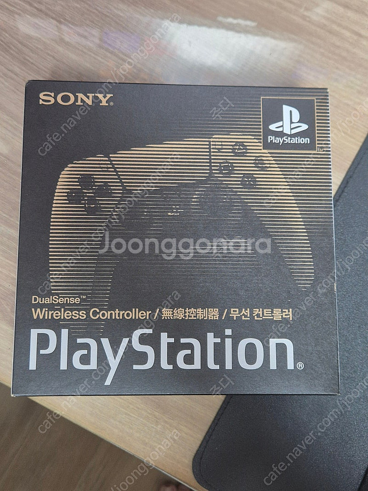 ps5 듀얼센스 30주년 한정판 미개봉 새제품--0