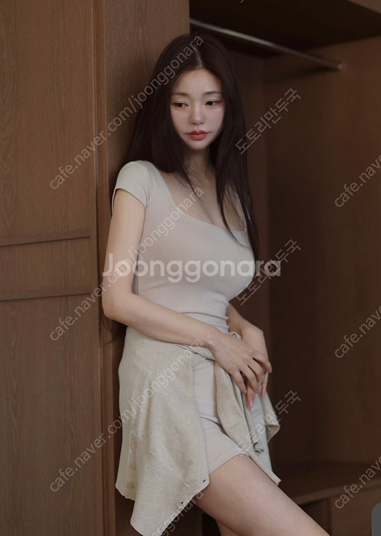 카인다미 스퀘어넥슬림핏 원피스--1