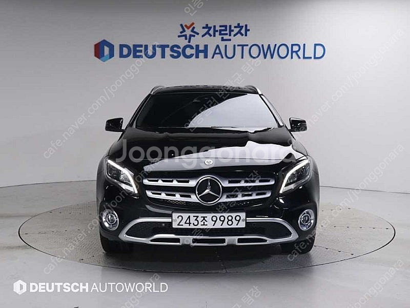 벤츠 GLA 중고 벤츠 GLA클래스 중고 검정색 2019년식 35,894km GLA220 프리미엄 광이 번쩍번쩍--3