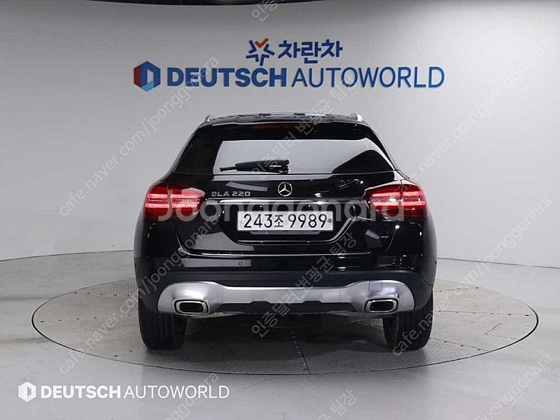 벤츠 GLA 중고 벤츠 GLA클래스 중고 검정색 2019년식 35,894km GLA220 프리미엄 광이 번쩍번쩍--4