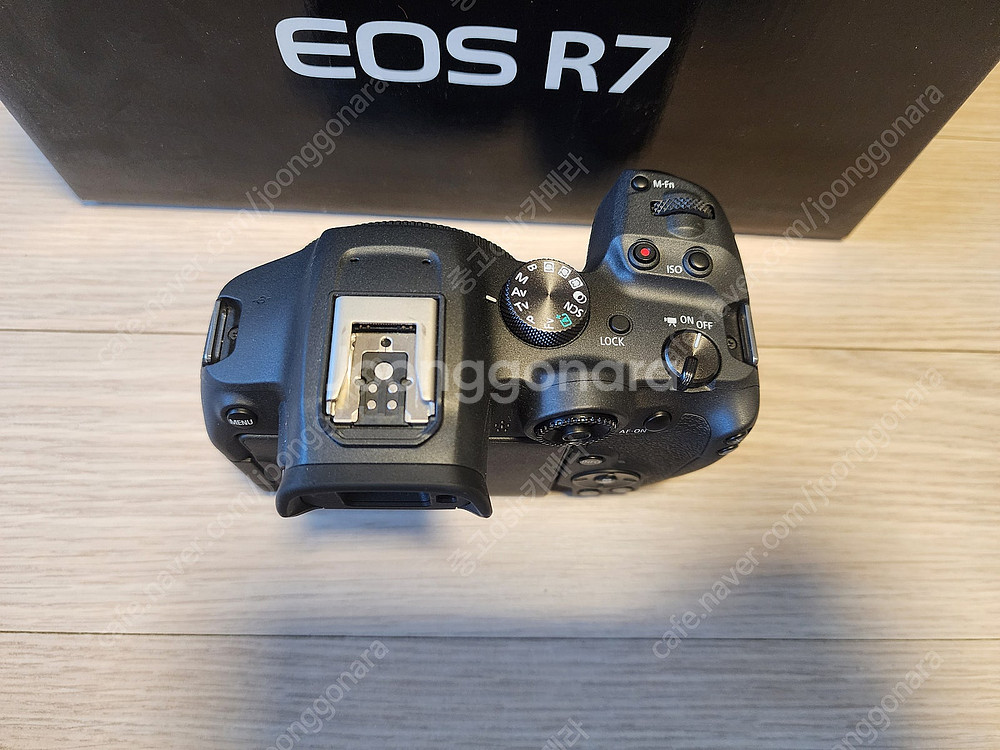 캐논코리아 정품 eos r7 바디 박스셋 판매합니다.--7