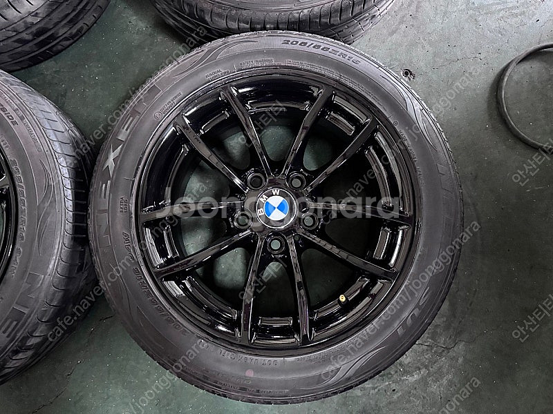 [판매] BMW 118d 블랙유광 16인치 휠타이어 판...--2