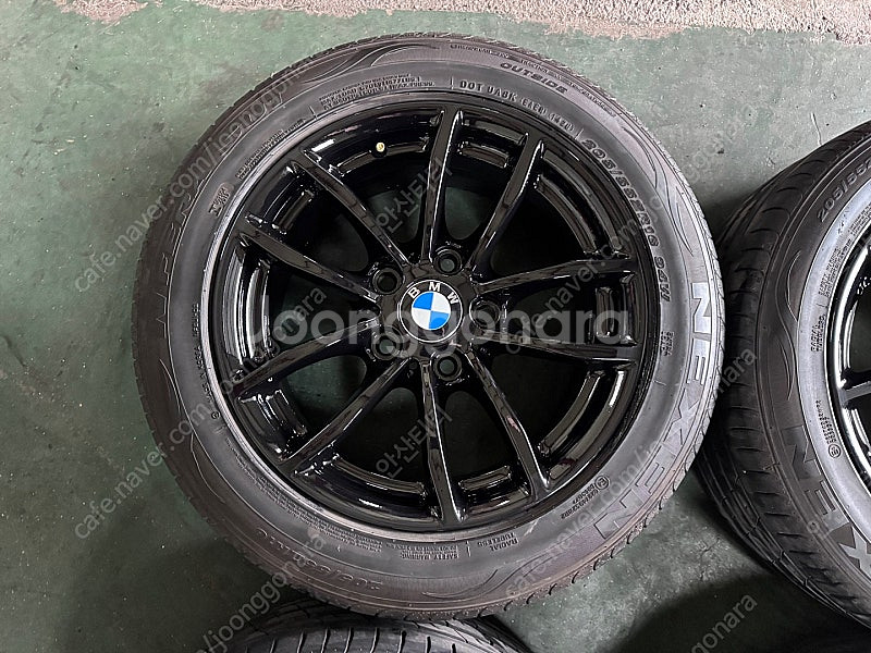 [판매] BMW 118d 블랙유광 16인치 휠타이어 판...--4