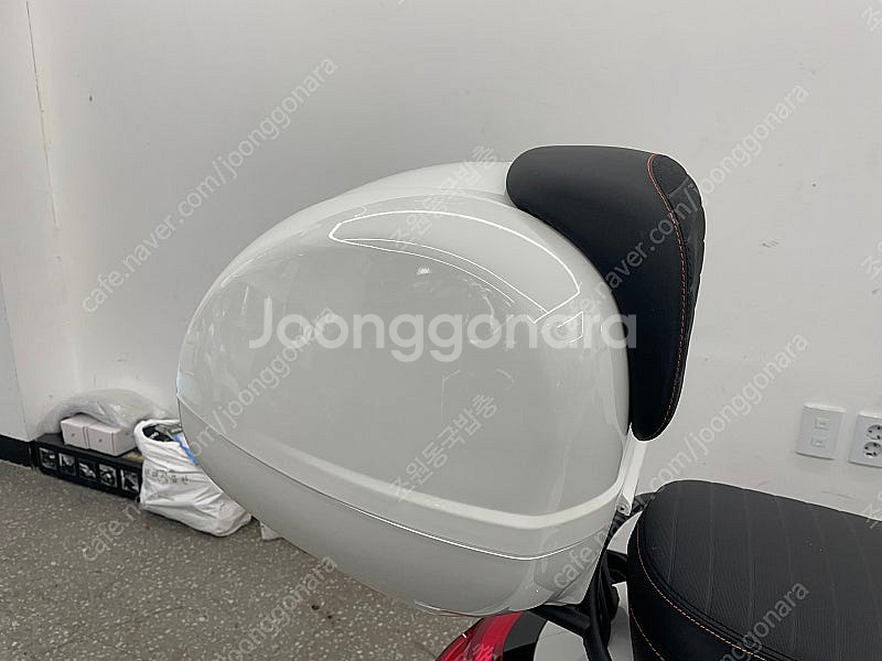 베스파 GTS125 민트급 700KM 풀튜닝 흰색 판매...--4