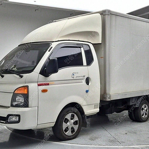 포터2 중고차 내장탑차 중고 포터 중고차 흰색 2018년식 68,596km 슈퍼캡/초장축/(CRDi) 스마트 개인사업자 차량구매