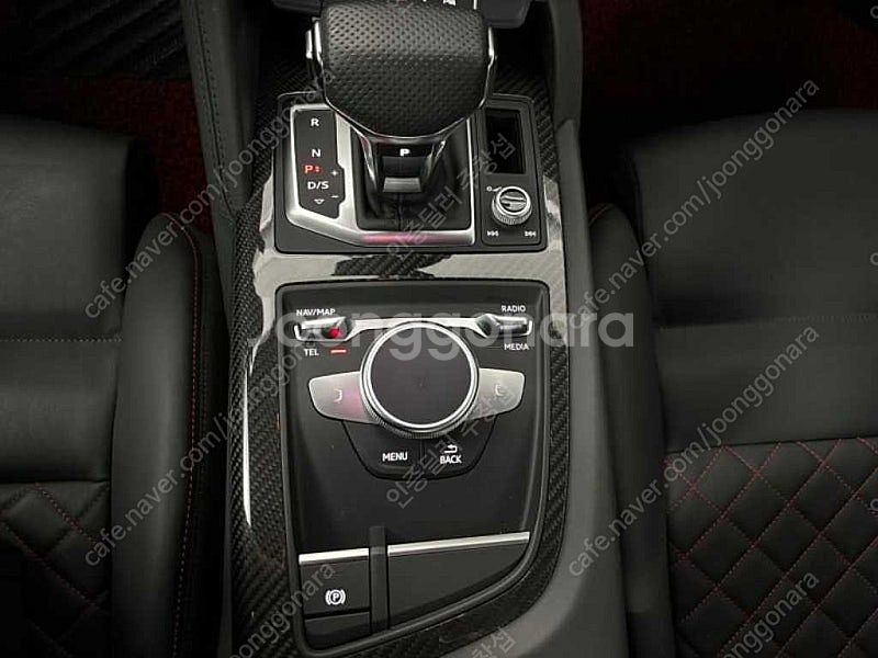 2022년식 7천킬로 아우디 R8중고 5.2 V10 퍼...--9