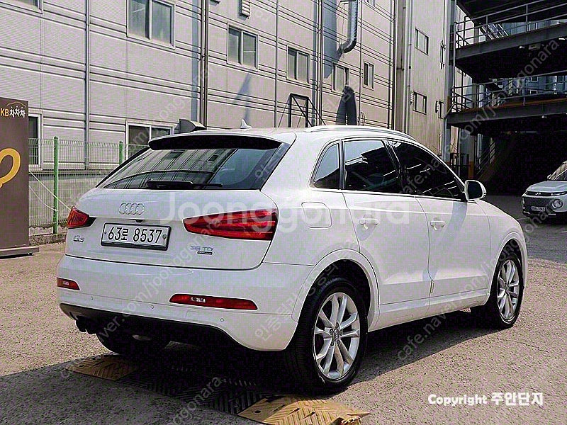 아우디 중고 Q3 흰색 2015년식 35 TDI 콰트로...--4