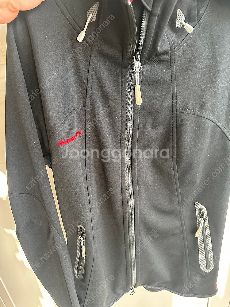 마무트 고어 윈드스토퍼 소프트쉘 여M 후디 자켓--1