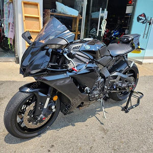 야마하 YZF R1 20년 깔금한 블랙바디 (대차가능)