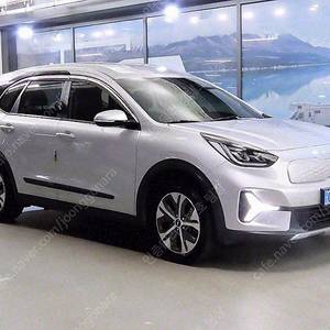 기아 니로 중고 니로 플러스 중고차 회색 2023년식 85,078km 에어 (택시) 연비좋은 중고차