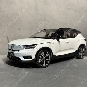 1:18 볼보 XC40 리차지 다이캐스트 모형자동차