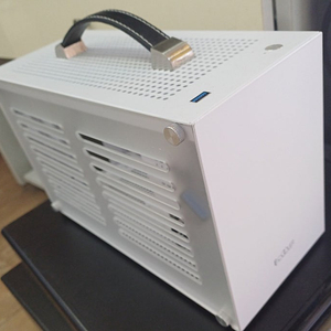 PCCooler I100 itx 케이스 팝니다