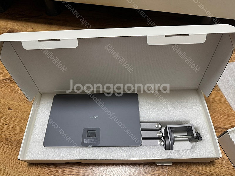 니케 암거치대 아이패드 프로 M4 13인치용--1