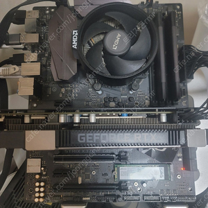 ROG 메인보드, 라이젠5600, 클레브 램 16GB, GALAX RTX 2060 그래픽카드 판매합니다