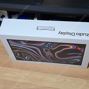 애플 스튜디오 디스플레이(Apple Studio Display) 27형 VESA 모델 팝니다.