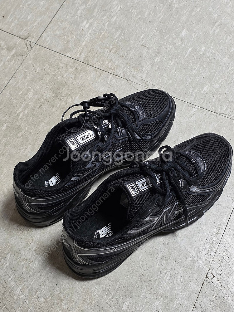 뉴발란스 740 v2 실버 메탈릭 280 사이즈--2