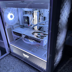새상품?]7800X3D / B650 ice / MSI RTX 5070 화이트 수냉 PC 데스크탑
