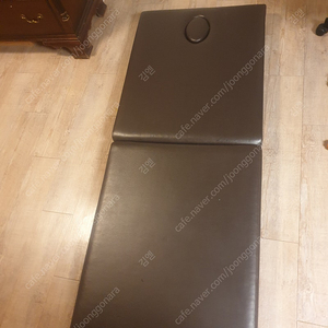 마메쏙 접이식 마사지 베드 팝니다.