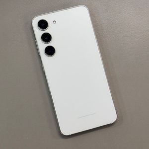갤럭시S23 크림색상 256용량 미파손 무잔상 상태좋은 단말기 기능하자 일절없는폰 29만 판매합니다
