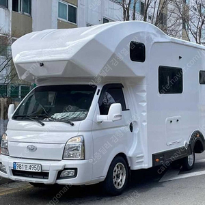 캠핑카 중고 포터2 흰색 2023년식 35,940km 기본형 중고차구매