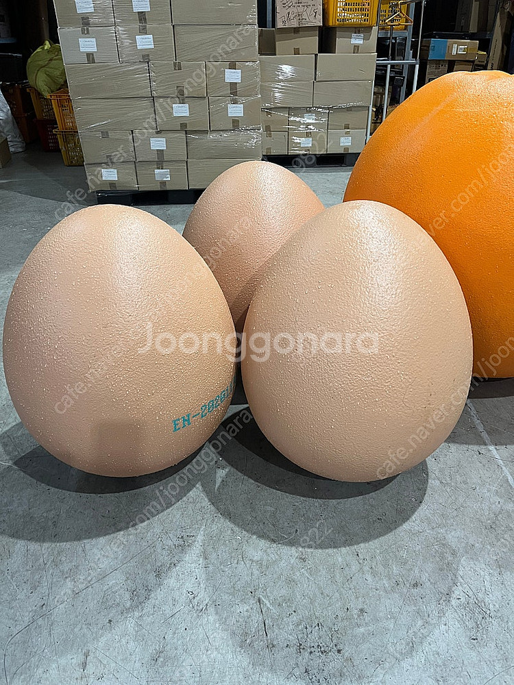 대형 계란 조형물--0