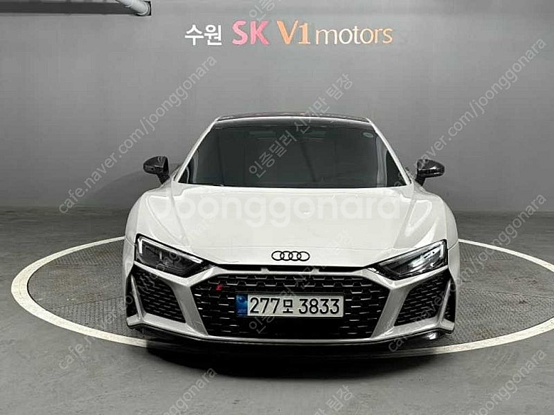 회색 아우디 R8 중고 4S 5.2 V10 퍼포먼스 쿠...--6