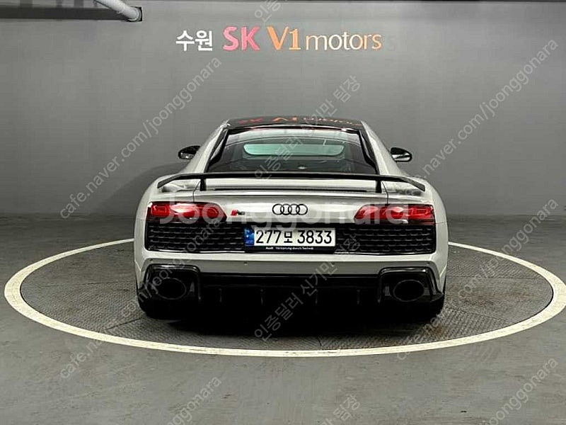 회색 아우디 R8 중고 4S 5.2 V10 퍼포먼스 쿠...--8