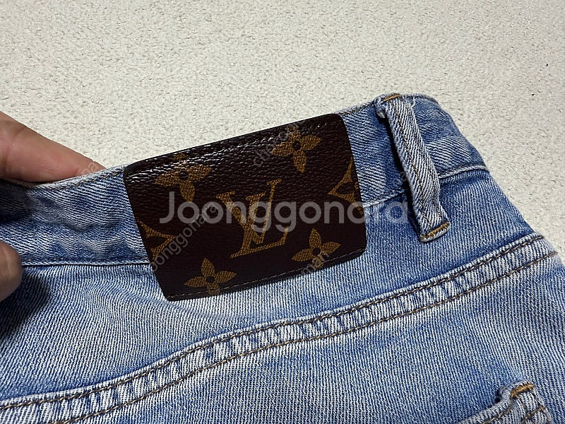 루이비통 여름용 청바지 남성용 30인치 판매합니다--5